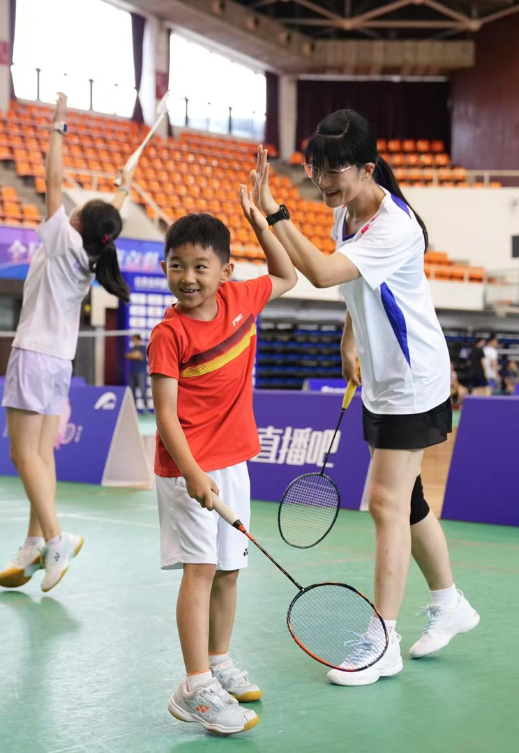 参与角逐 参与角逐