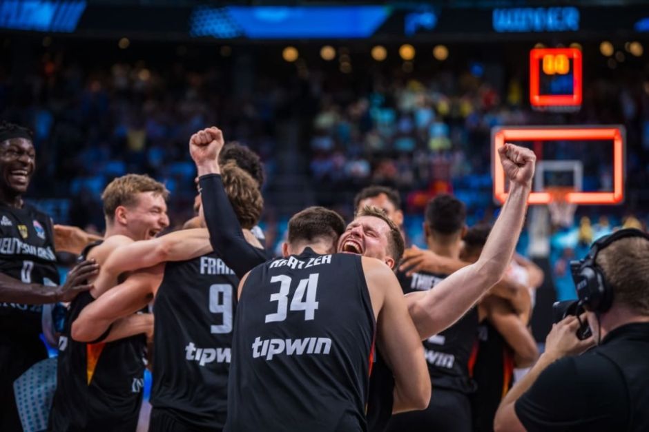 首节结束, 申京关键上, 的完美开局 首节结束, 申京关键上, 的完美开局