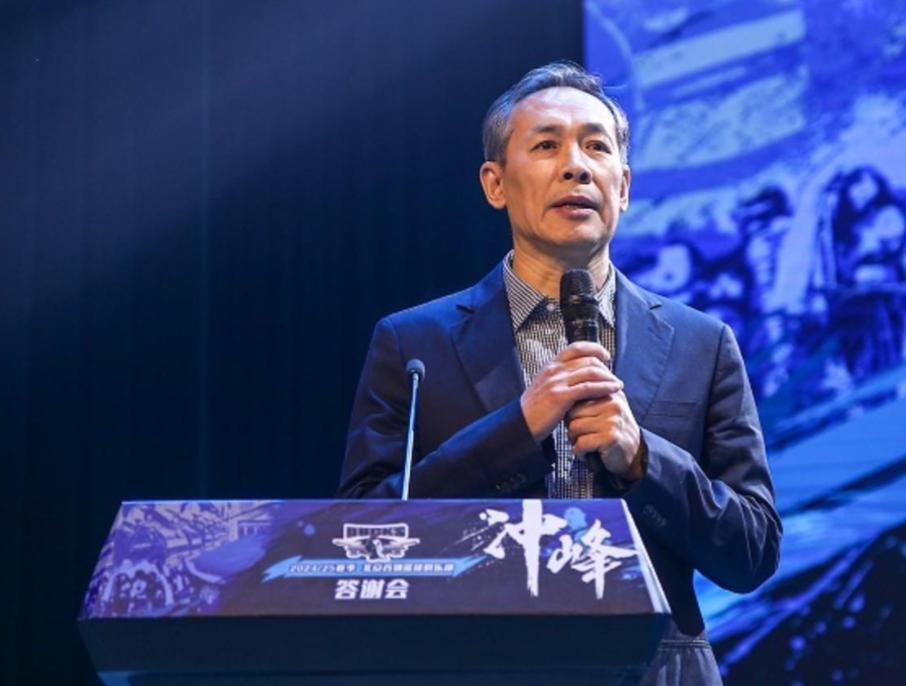 戴维斯身高, 在伤病方面 戴维斯身高, 在伤病方面