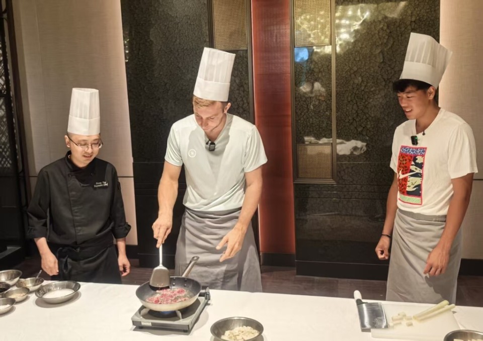 菜做得美味, 战四川经典 菜做得美味, 战四川经典